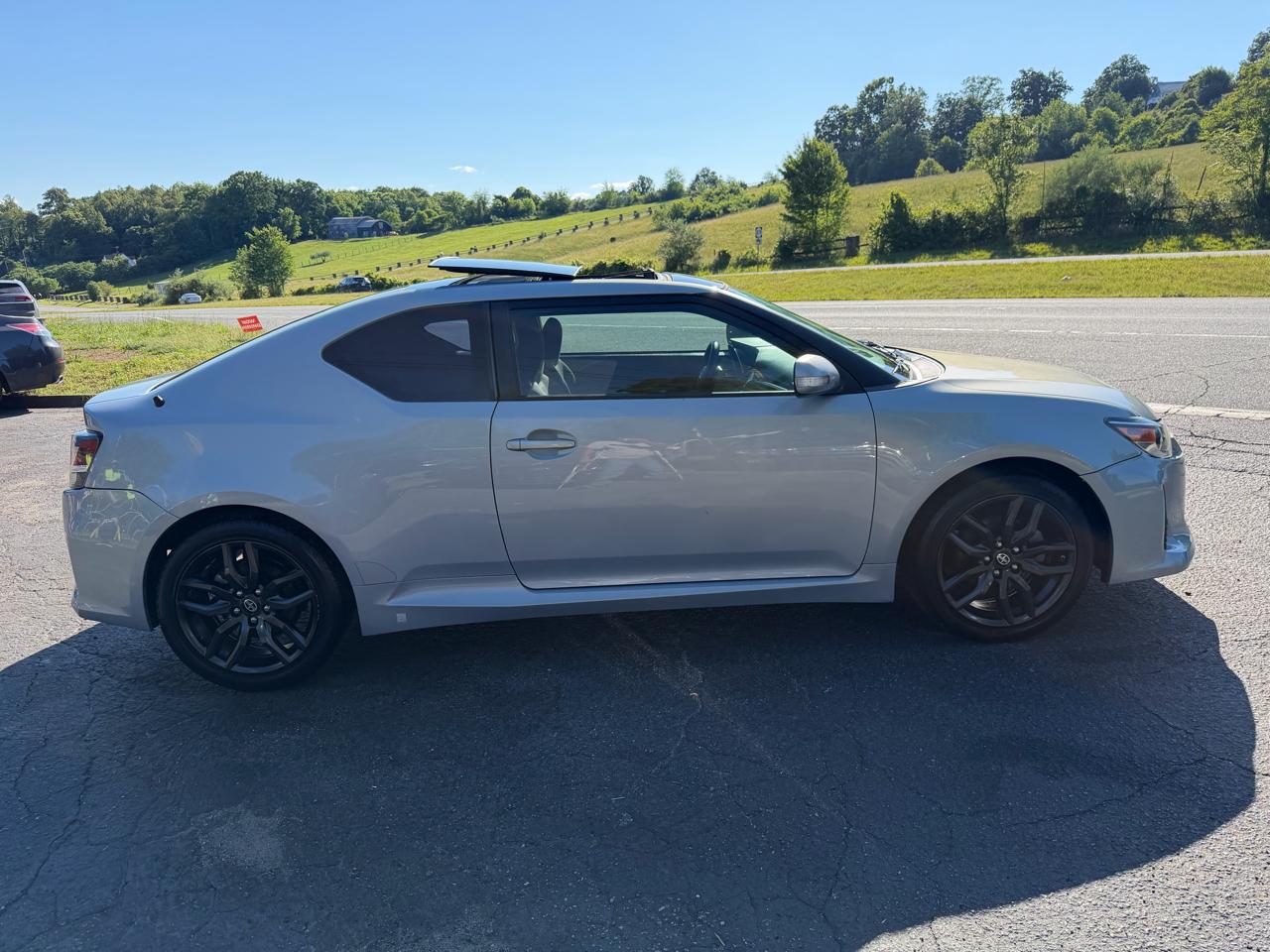 Scion tC 2dr HB Man (Natl) 2014