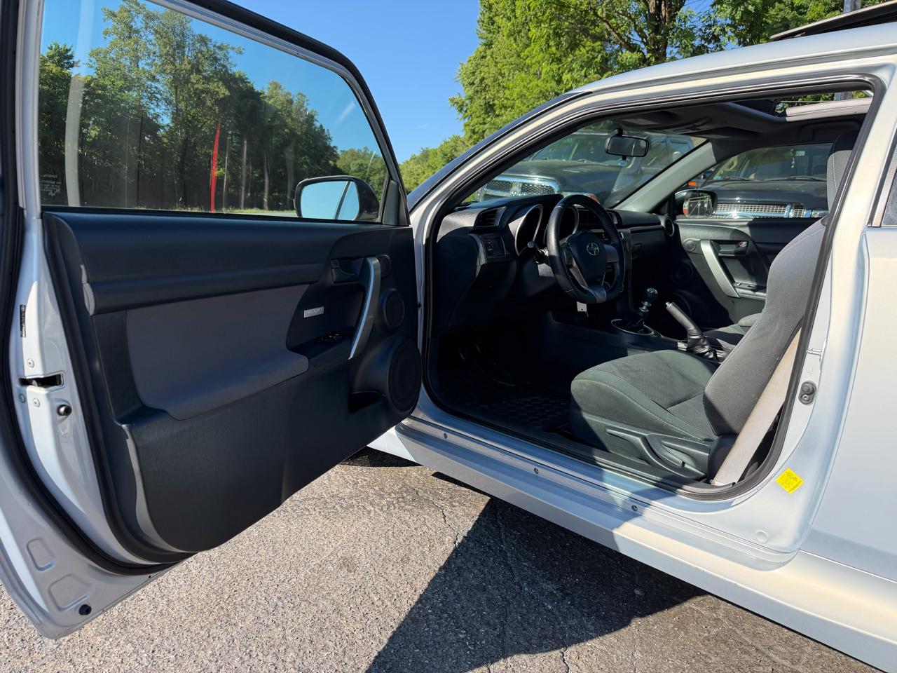 Scion tC 2dr HB Man (Natl) 2014