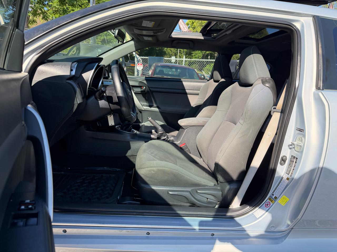 Scion tC 2dr HB Man (Natl) 2014