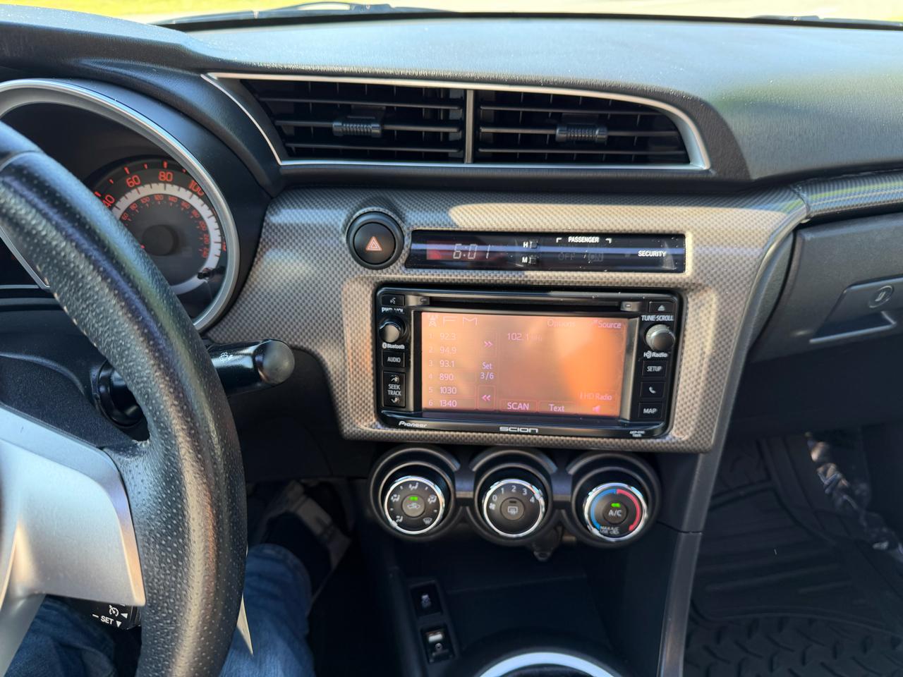 Scion tC 2dr HB Man (Natl) 2014