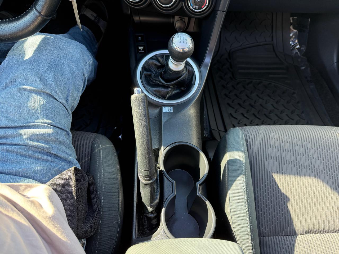 Scion tC 2dr HB Man (Natl) 2014