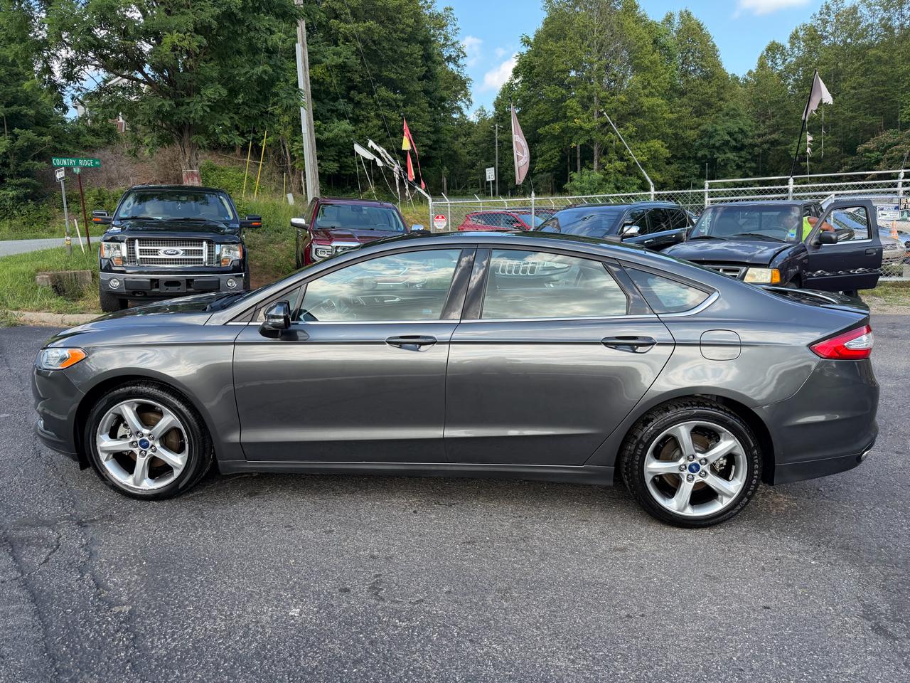 Ford Fusion 4dr Sdn SE FWD 2015