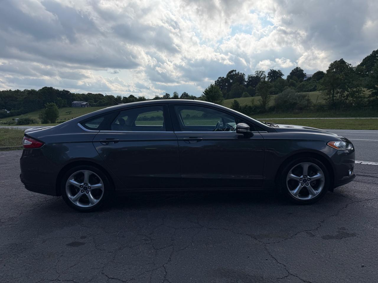 Ford Fusion 4dr Sdn SE FWD 2015