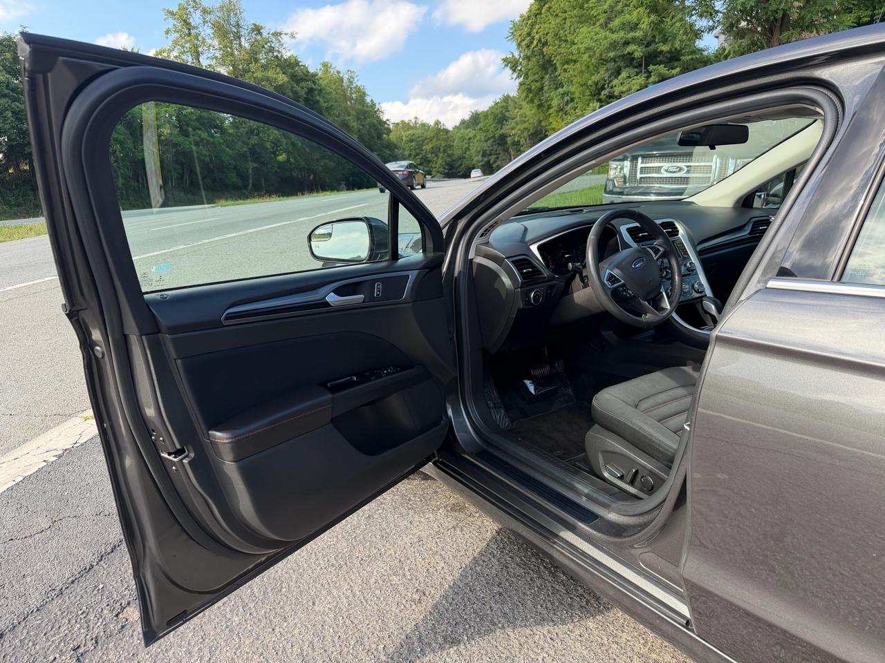 Ford Fusion 4dr Sdn SE FWD 2015