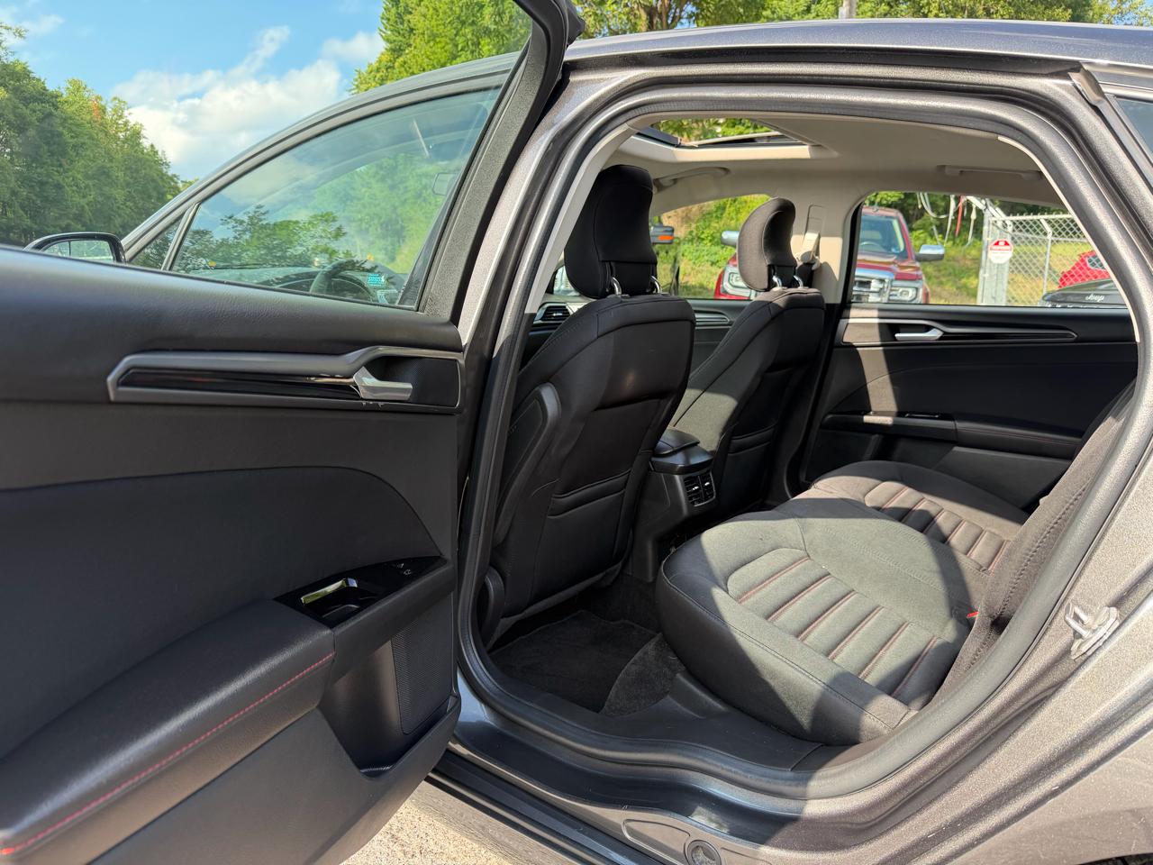 Ford Fusion 4dr Sdn SE FWD 2015