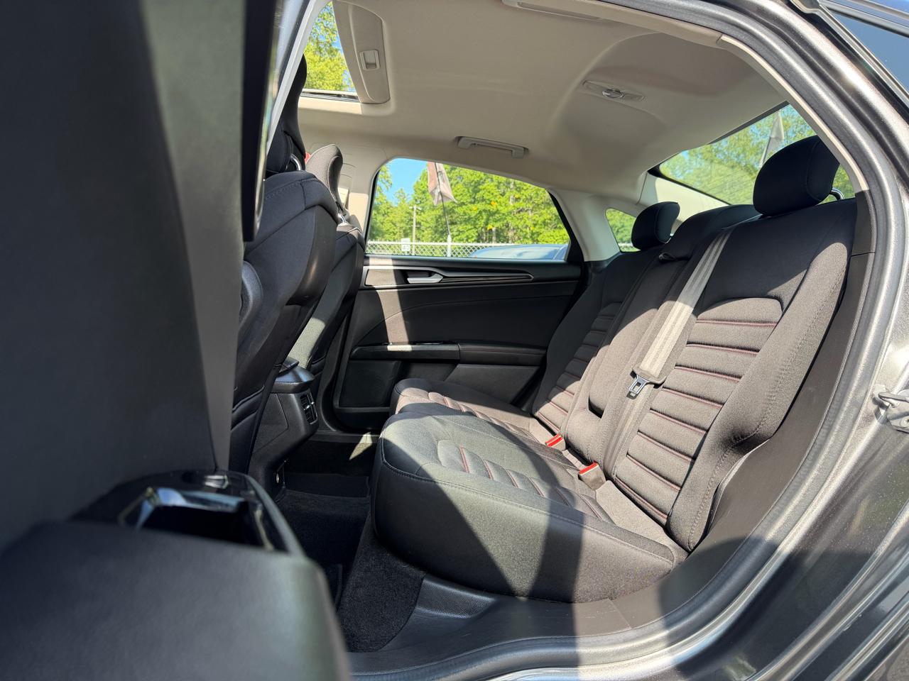 Ford Fusion 4dr Sdn SE FWD 2015
