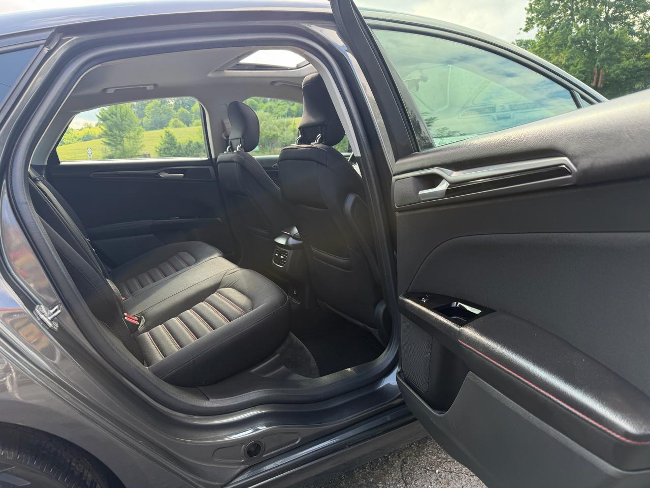 Ford Fusion 4dr Sdn SE FWD 2015