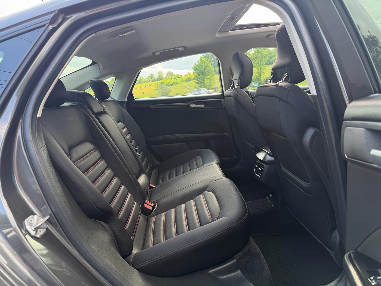 Ford Fusion 4dr Sdn SE FWD 2015