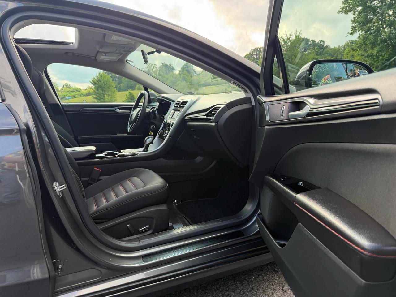 Ford Fusion 4dr Sdn SE FWD 2015