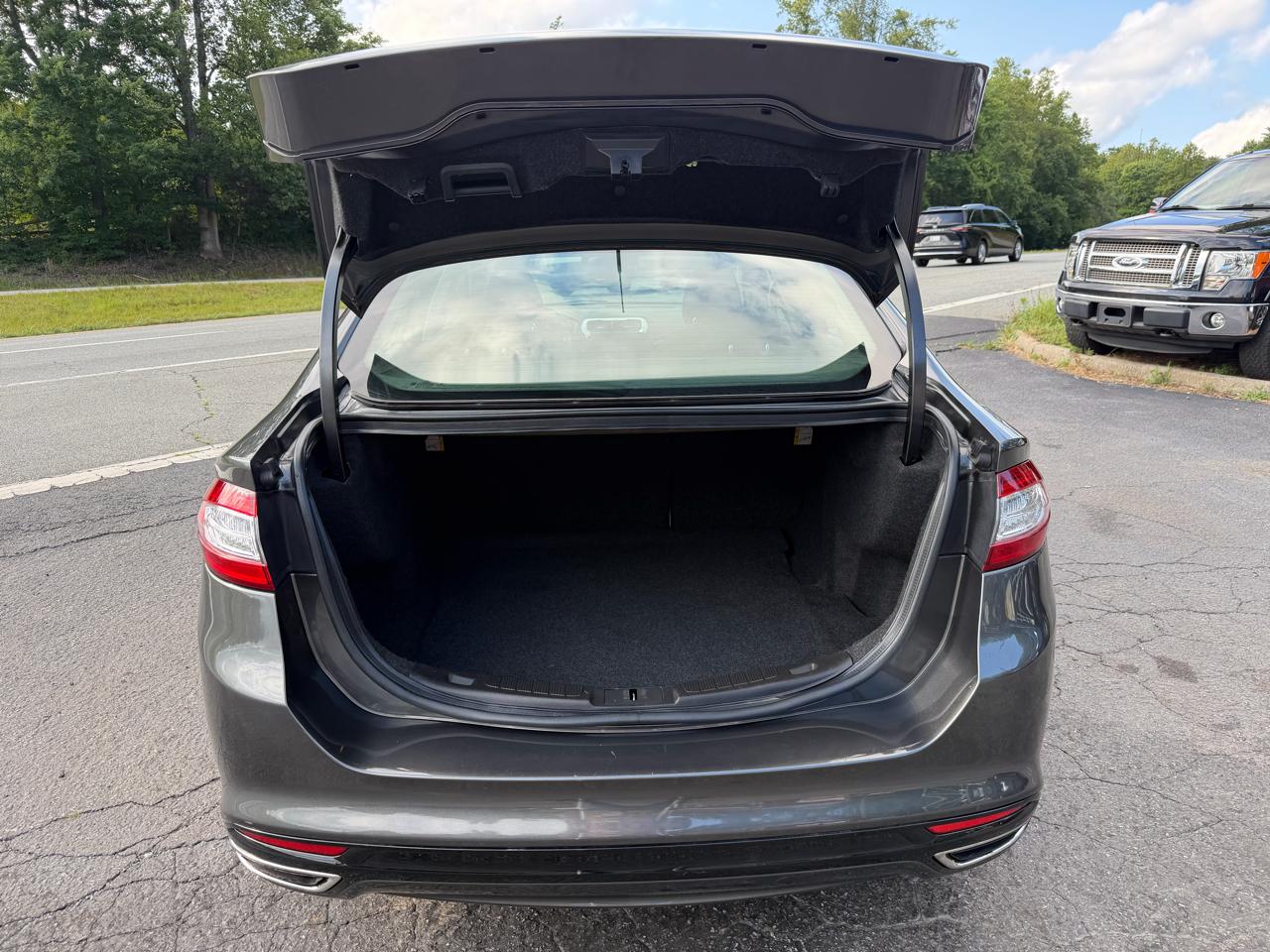 Ford Fusion 4dr Sdn SE FWD 2015