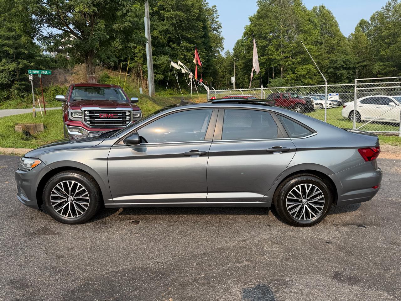 Volkswagen Jetta SE 2021