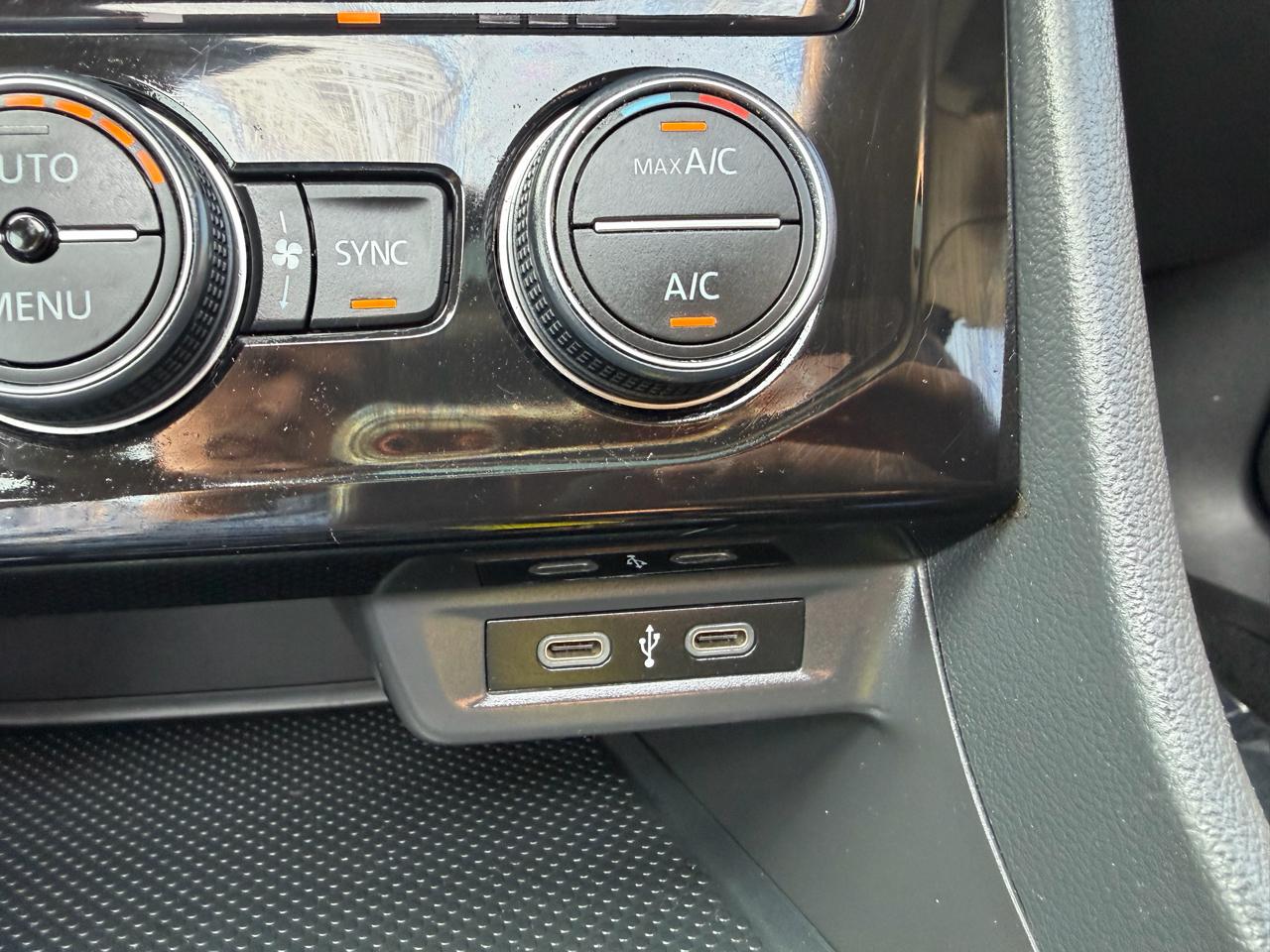 Volkswagen Jetta SE 2021