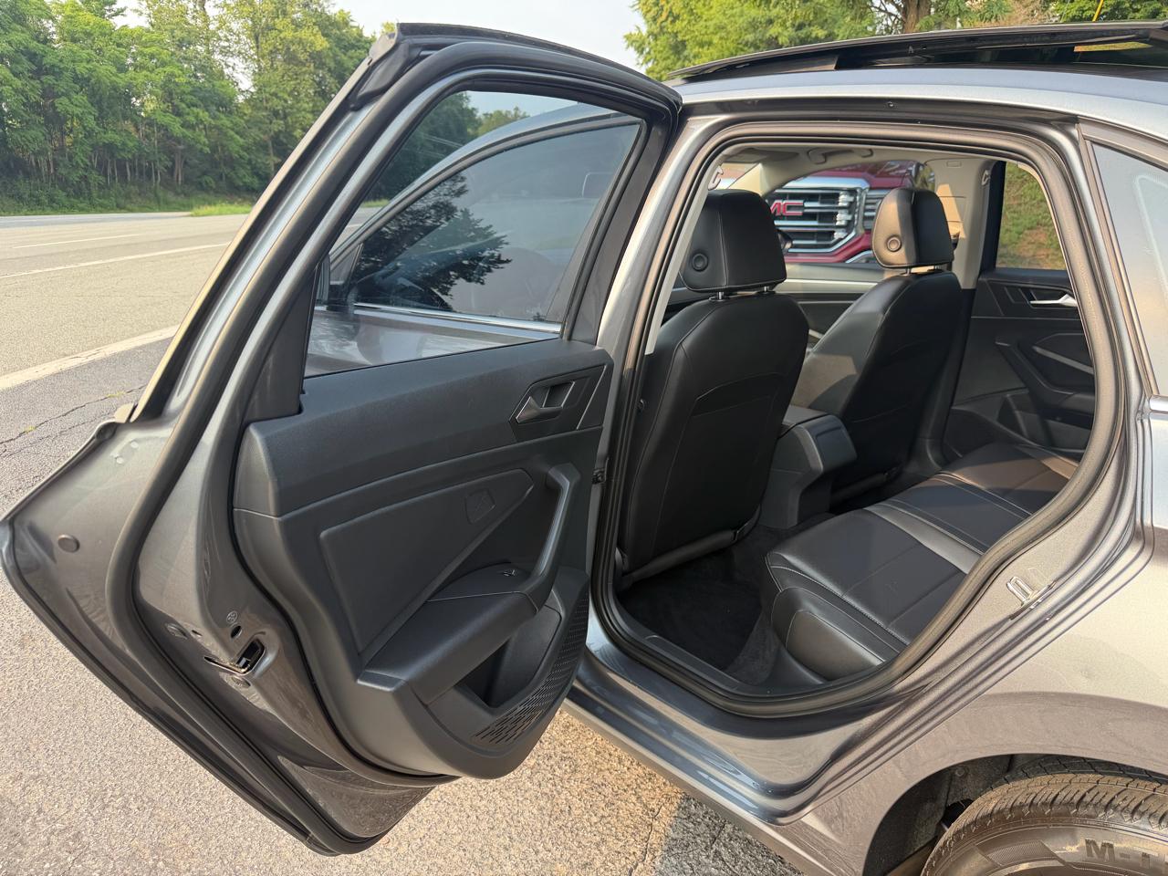 Volkswagen Jetta SE 2021