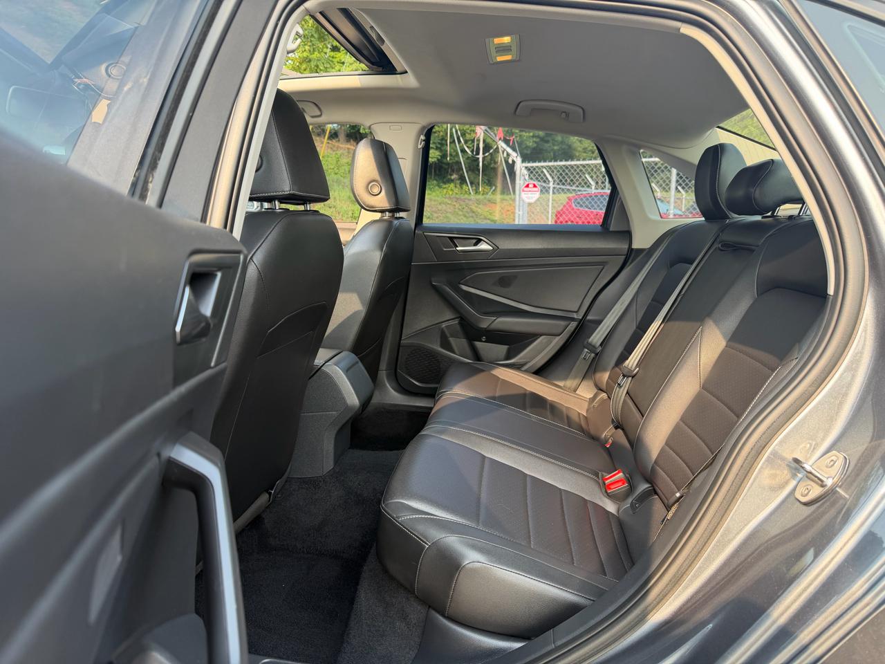 Volkswagen Jetta SE 2021