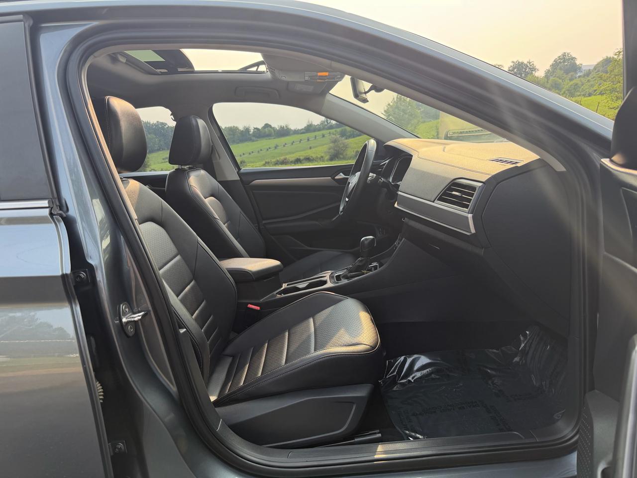 Volkswagen Jetta SE 2021