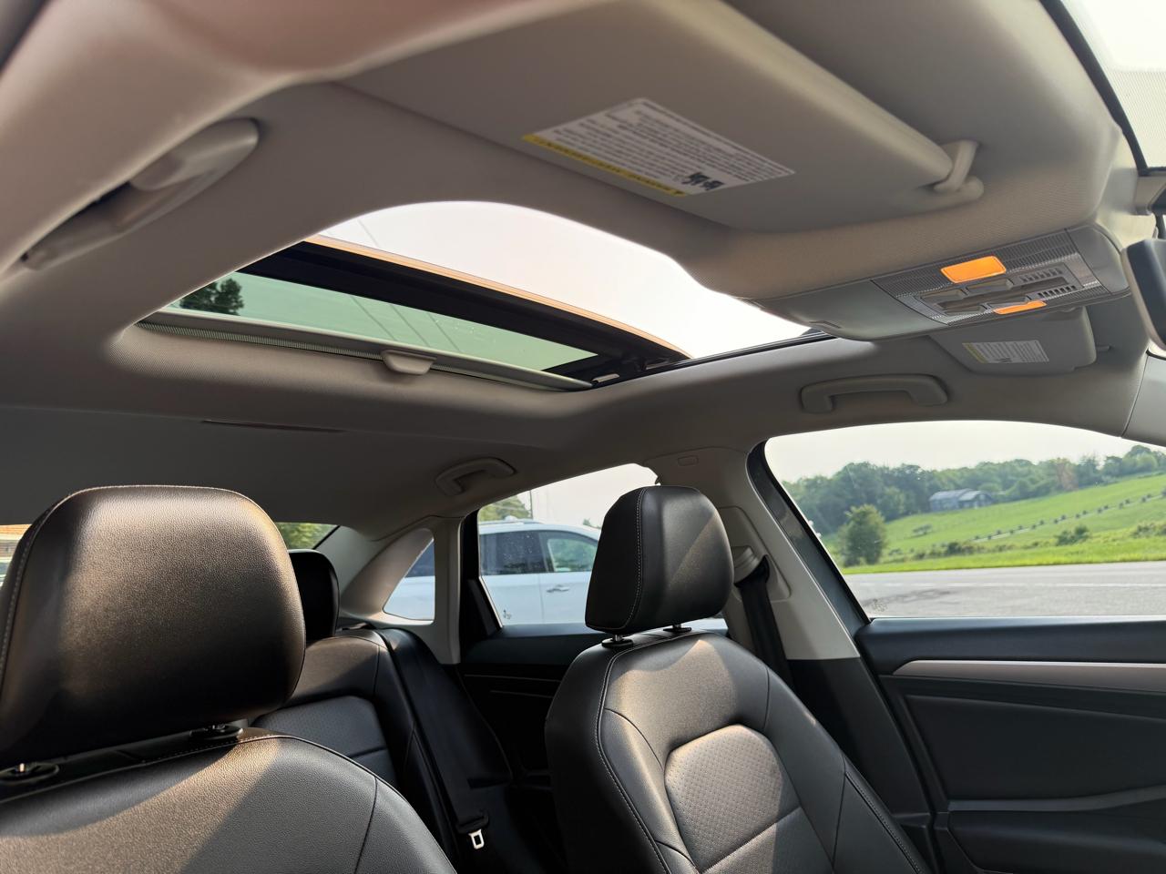 Volkswagen Jetta SE 2021