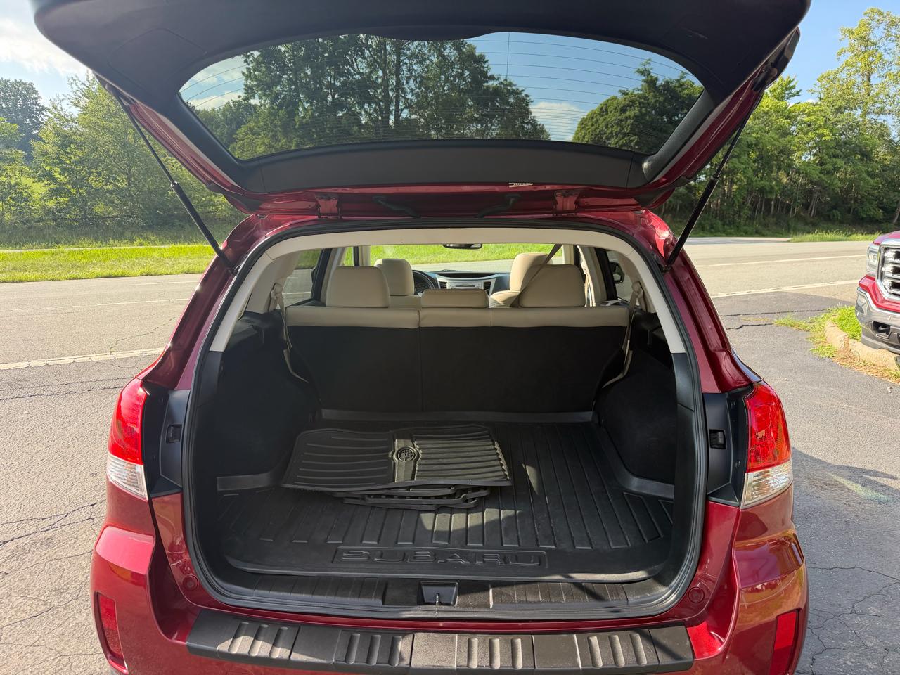 Subaru Outback 4dr Wgn H4 Auto 2.5i Limited Pwr Moon 2011