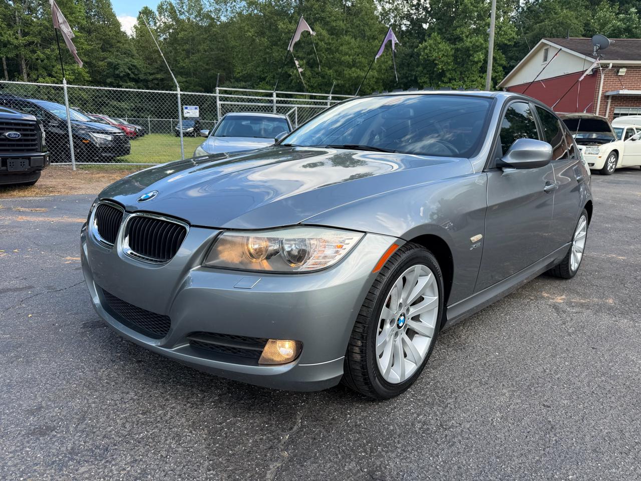 BMW 3 Series 4dr Sdn 328i xDrive AWD 2011