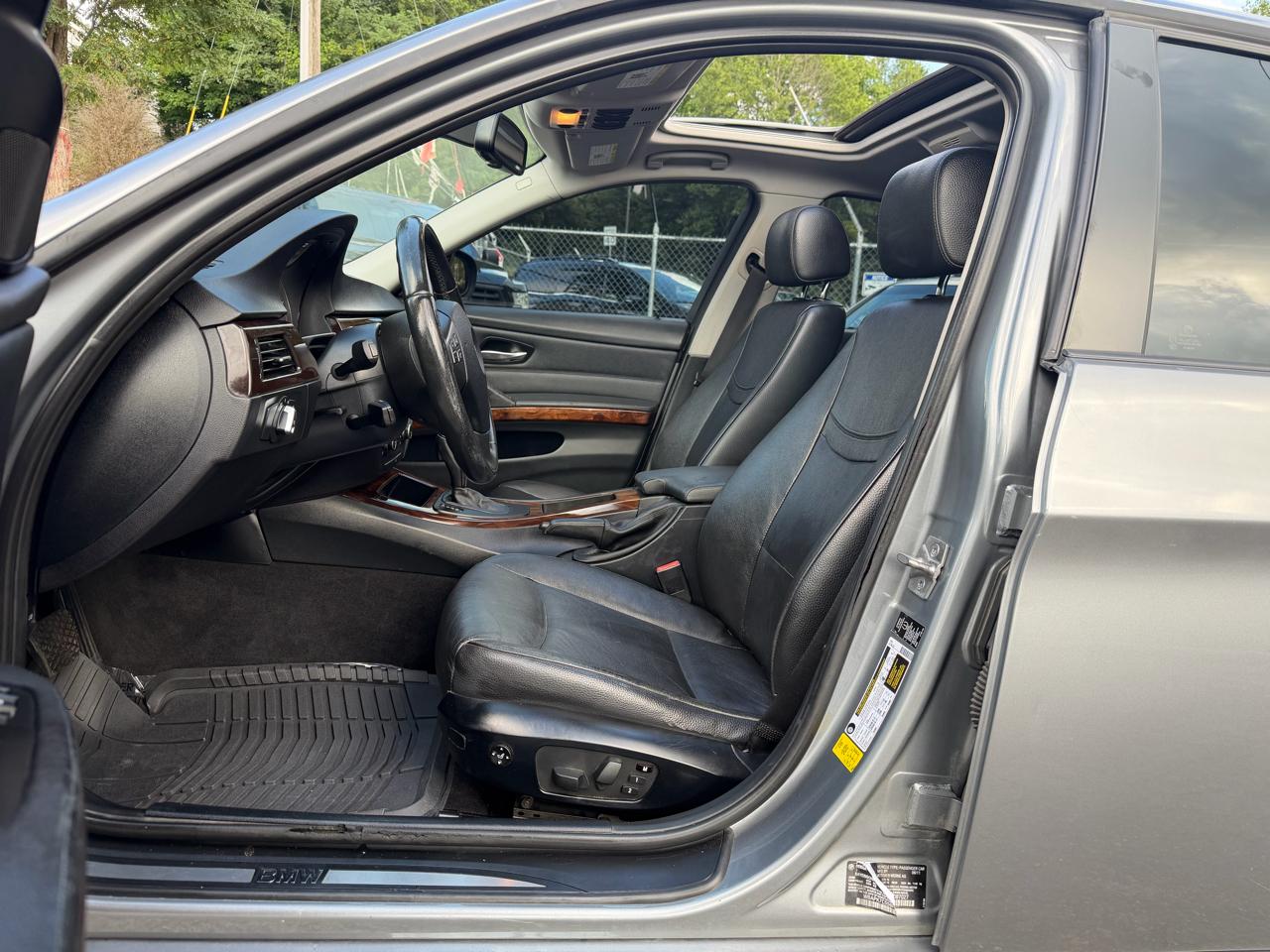 BMW 3 Series 4dr Sdn 328i xDrive AWD 2011