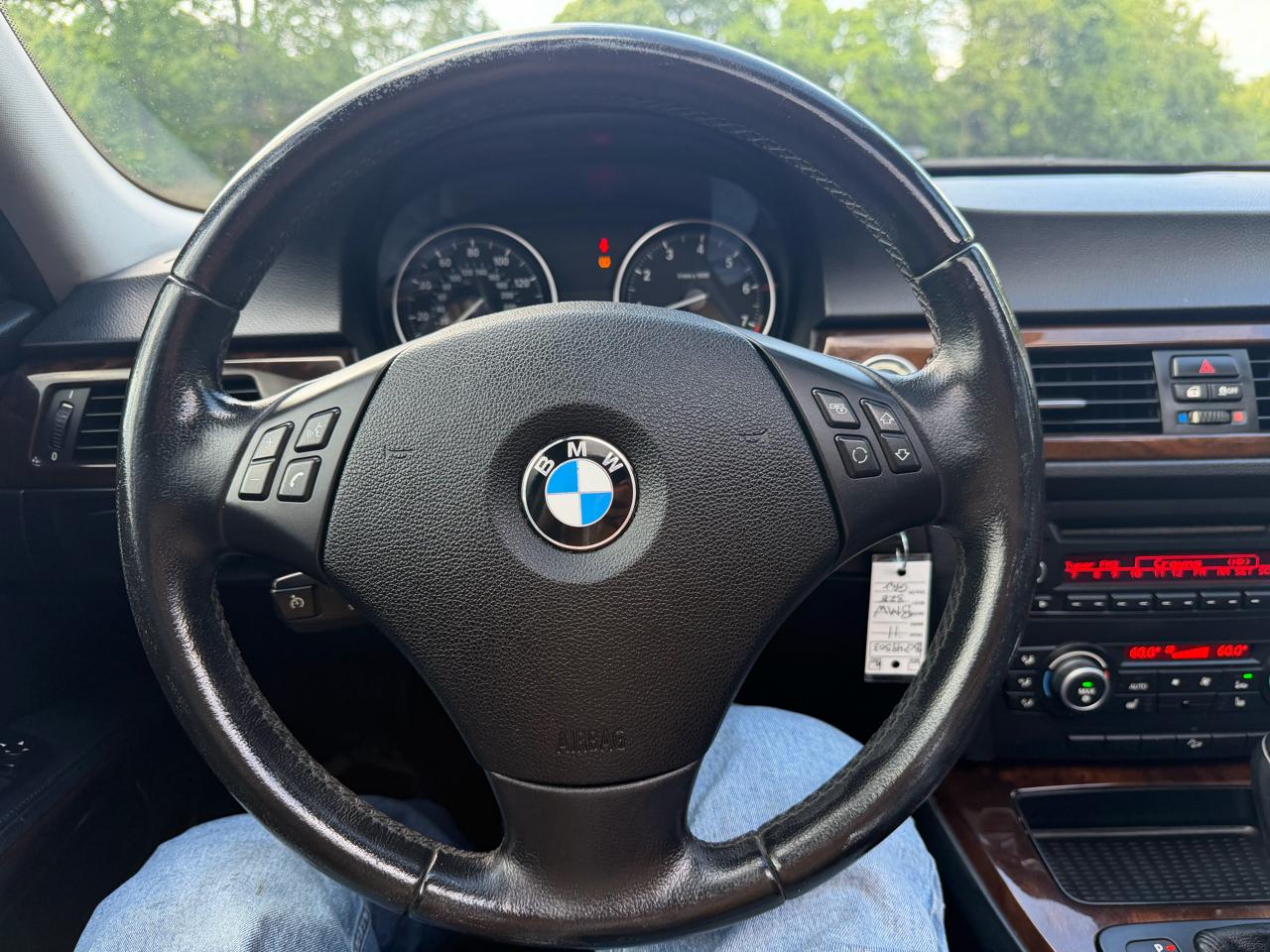 BMW 3 Series 4dr Sdn 328i xDrive AWD 2011