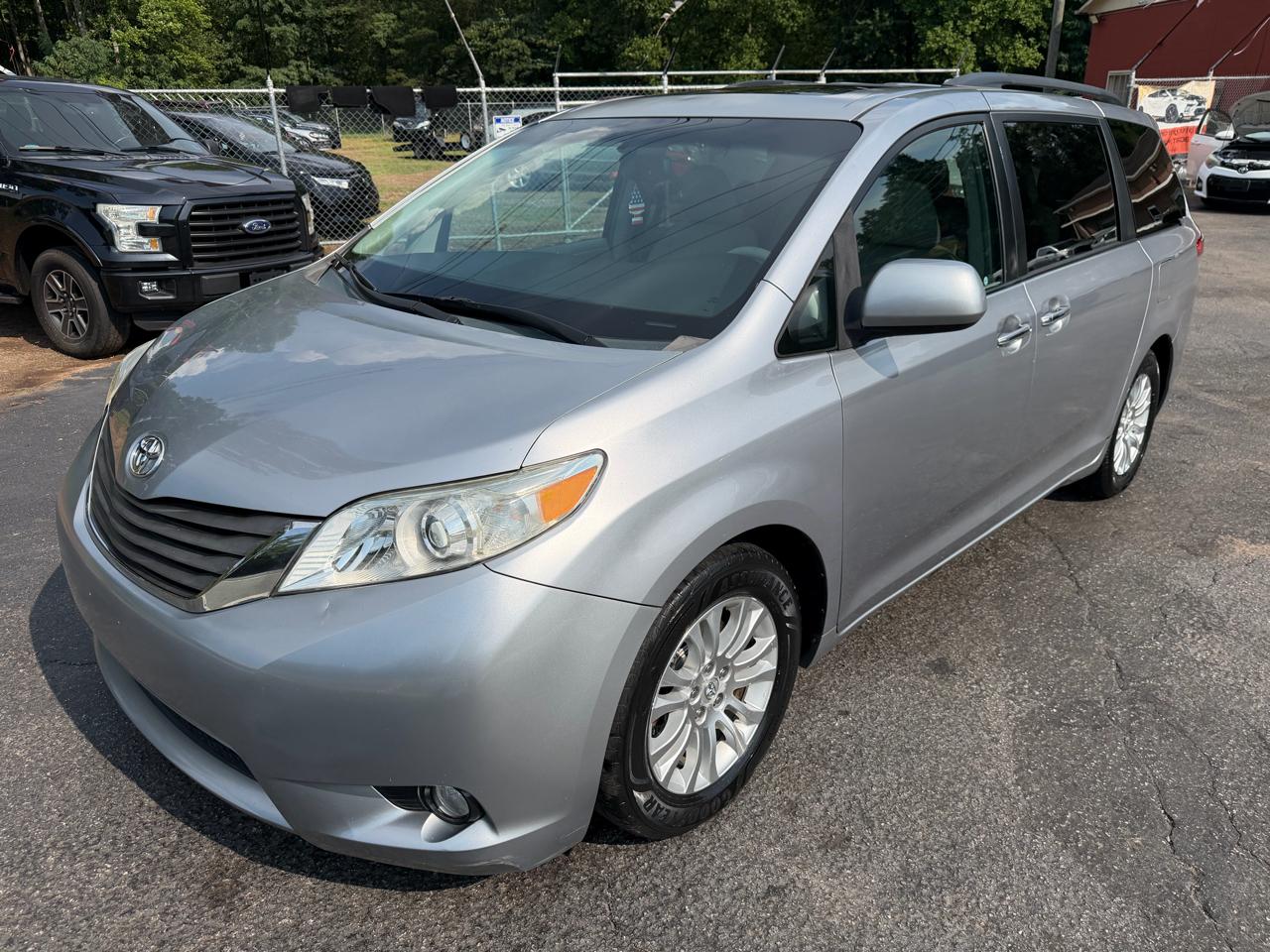 Toyota Sienna XLE Limited 2011