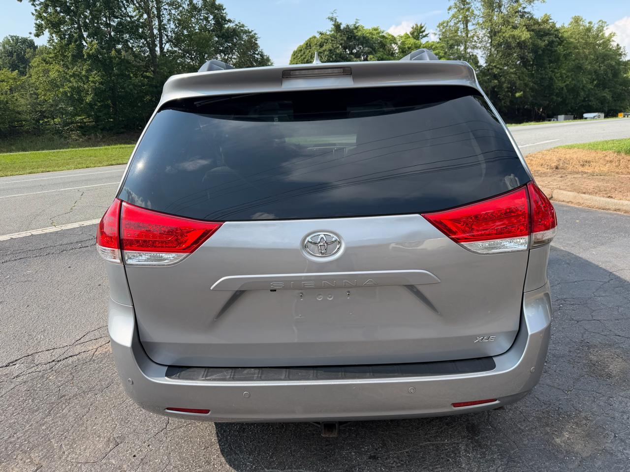 Toyota Sienna XLE Limited 2011