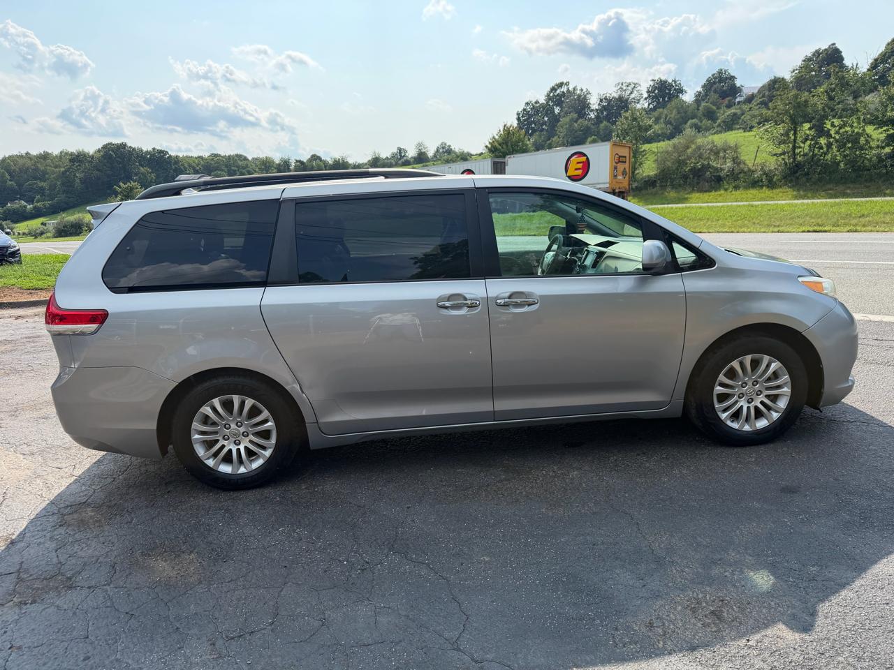 Toyota Sienna XLE Limited 2011