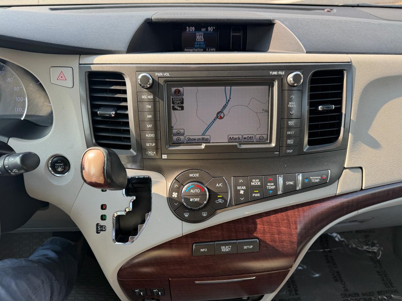 Toyota Sienna XLE Limited 2011