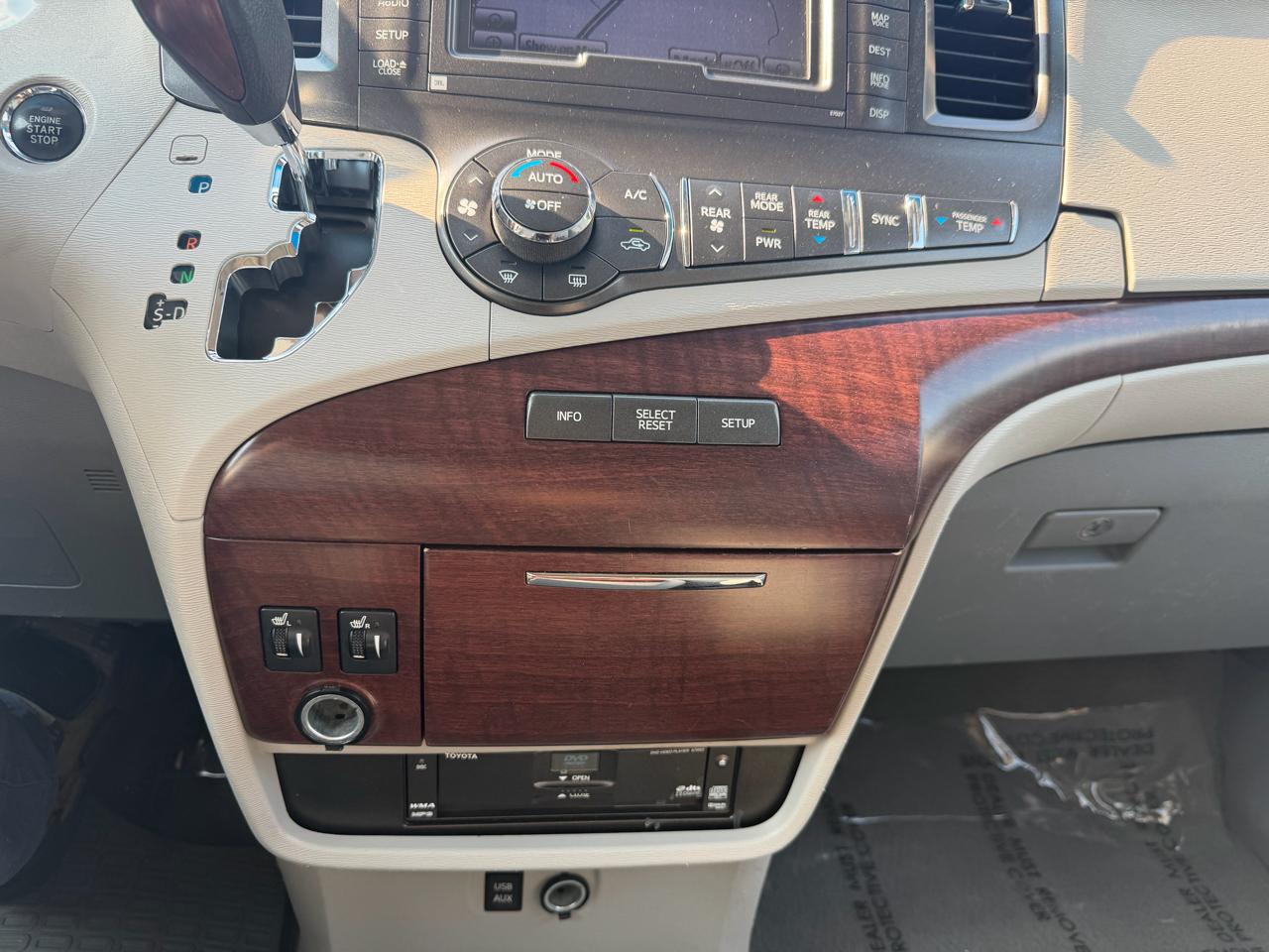 Toyota Sienna XLE Limited 2011