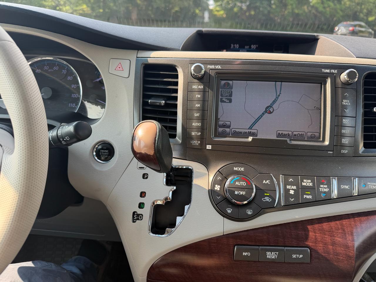 Toyota Sienna XLE Limited 2011