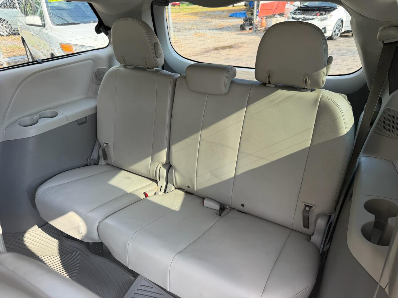 Toyota Sienna XLE Limited 2011