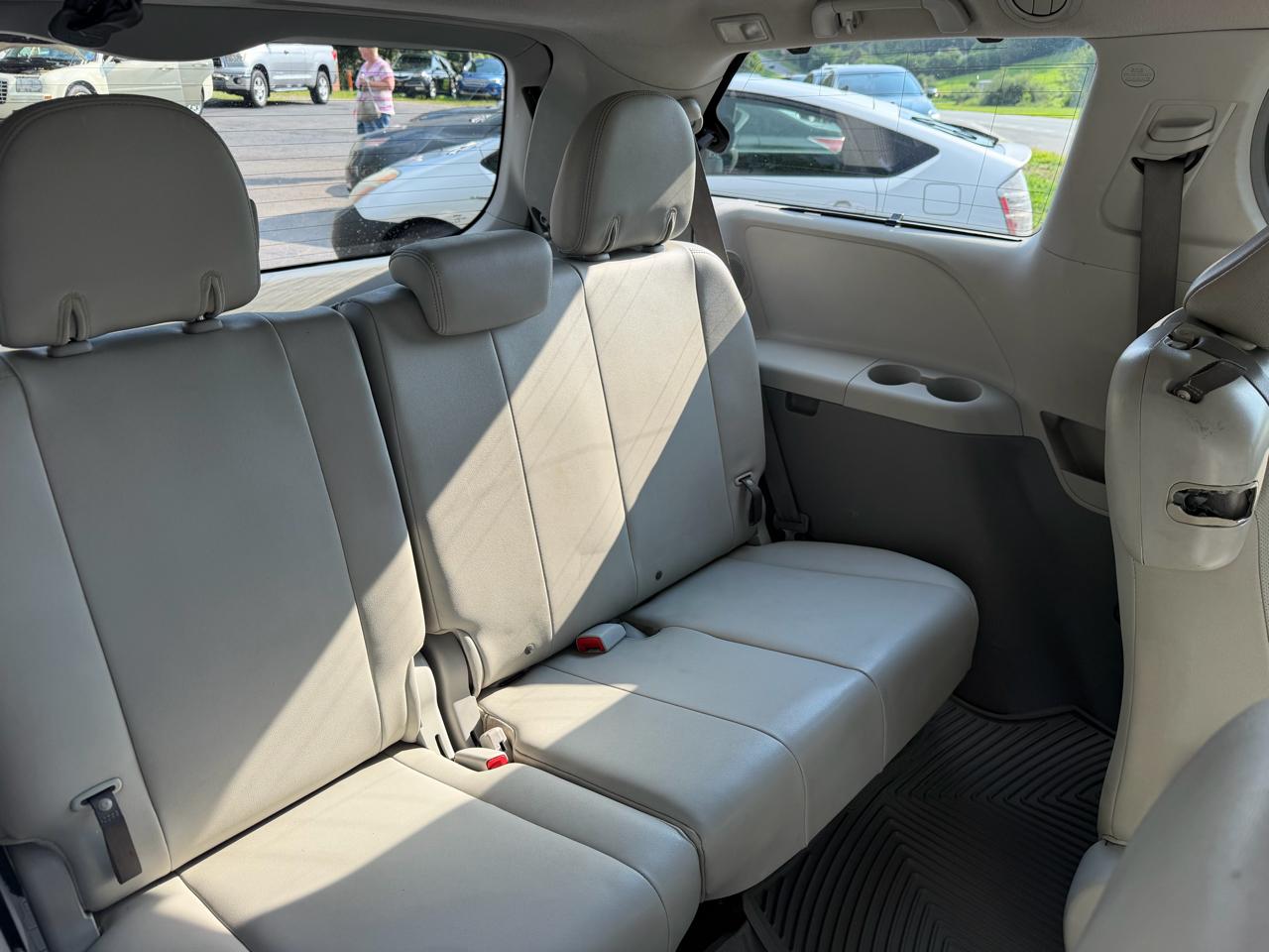 Toyota Sienna XLE Limited 2011