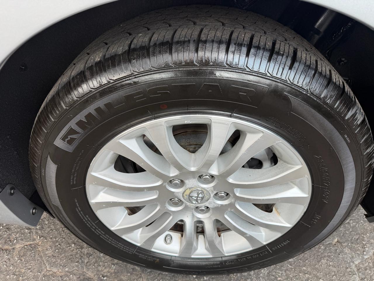Toyota Sienna XLE Limited 2011