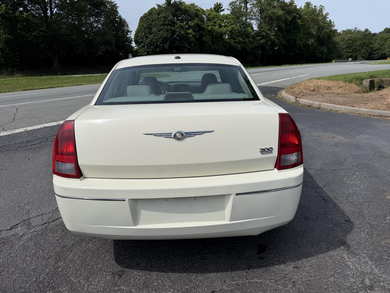 Chrysler 300 4dr Sdn 300 Limited RWD 2007