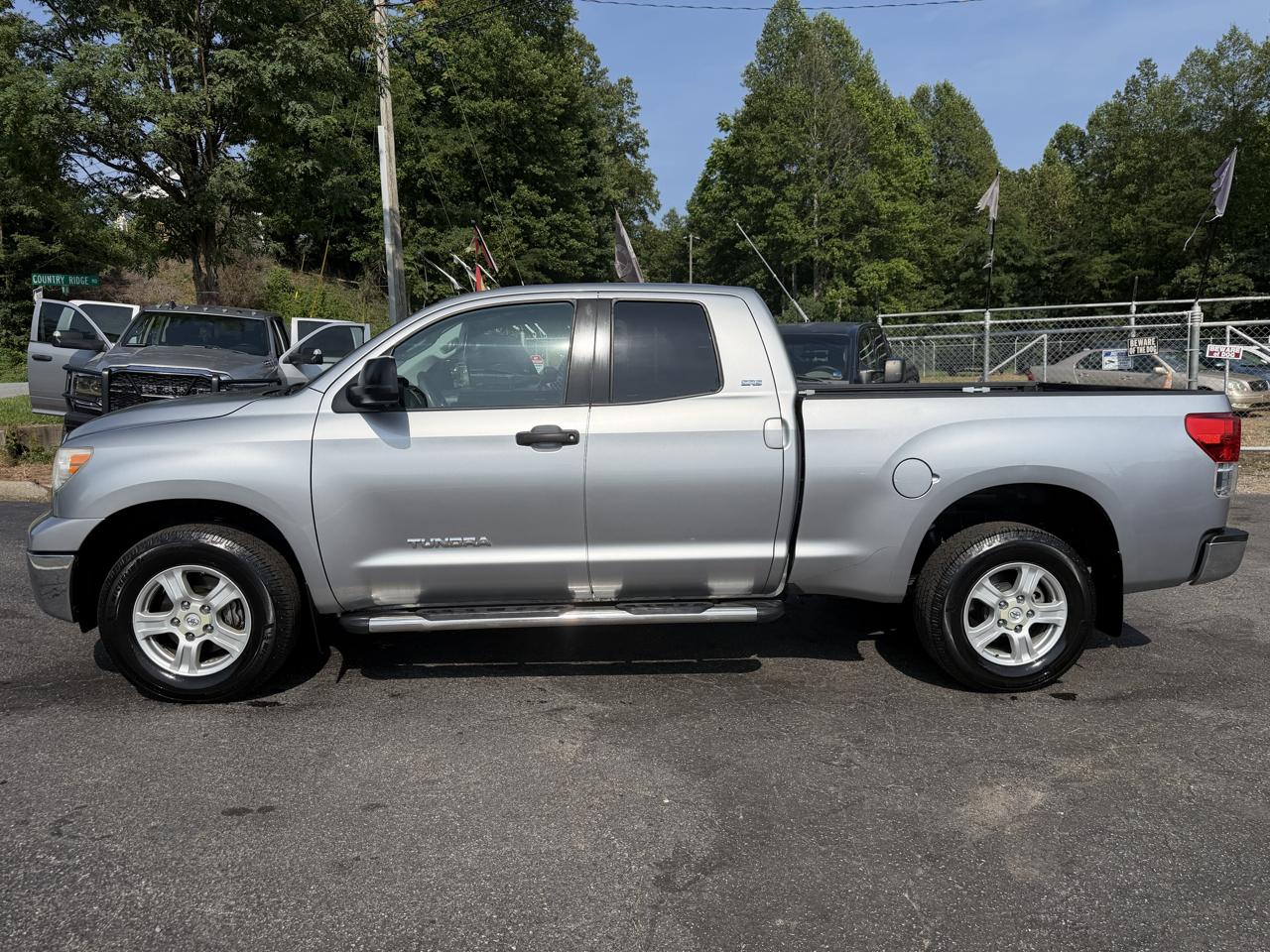 Toyota Tundra 2WD Truck Dbl 4.6L V8 6-Spd AT (Natl) 2010