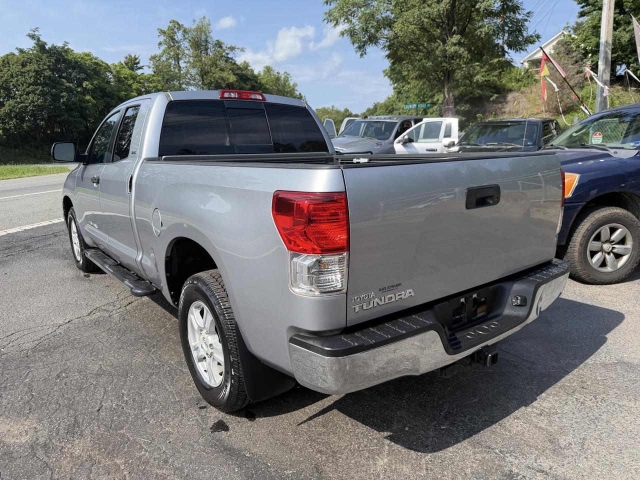 Toyota Tundra 2WD Truck Dbl 4.6L V8 6-Spd AT (Natl) 2010