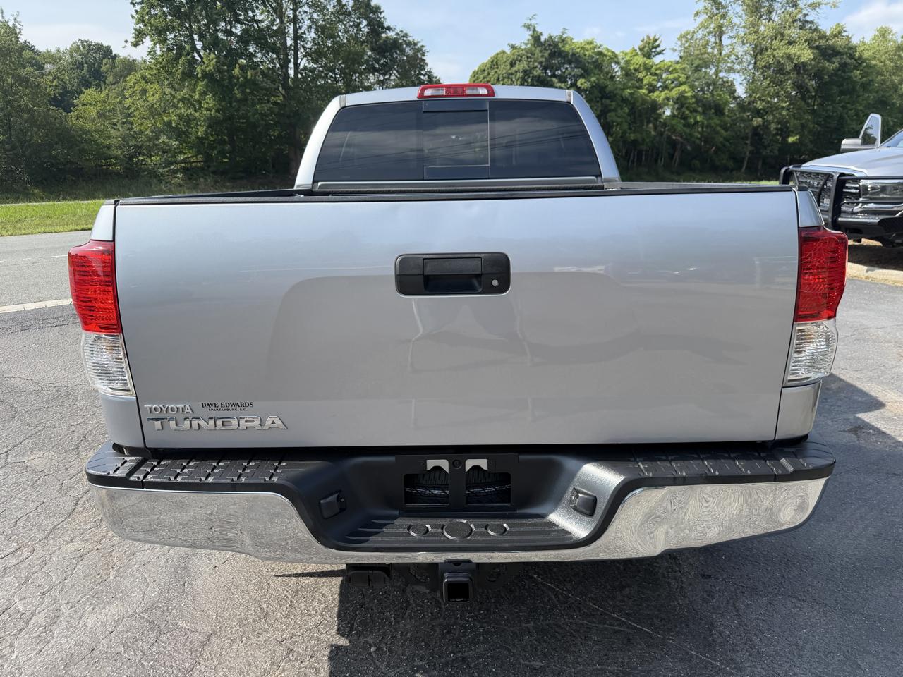 Toyota Tundra 2WD Truck Dbl 4.6L V8 6-Spd AT (Natl) 2010