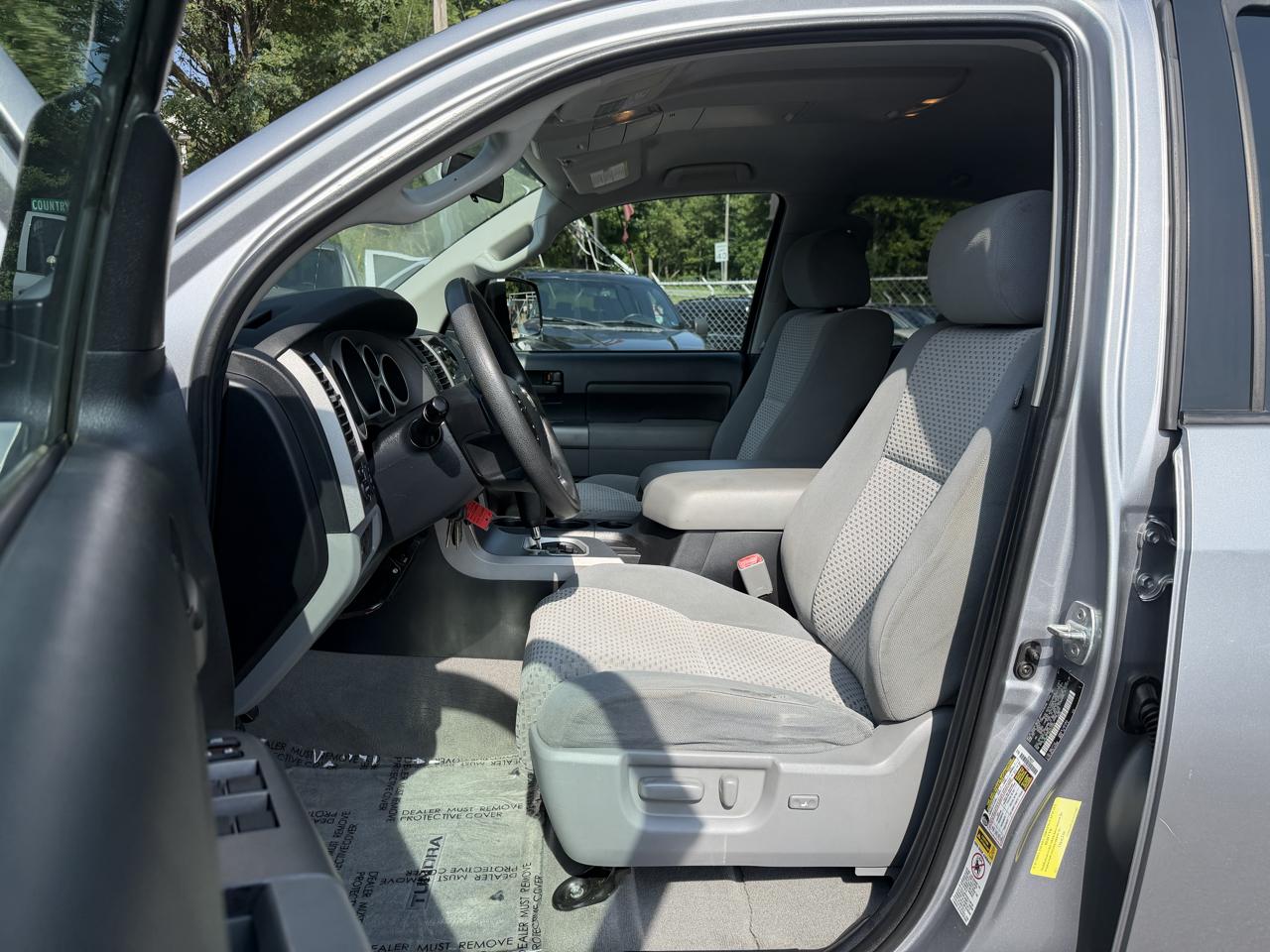 Toyota Tundra 2WD Truck Dbl 4.6L V8 6-Spd AT (Natl) 2010
