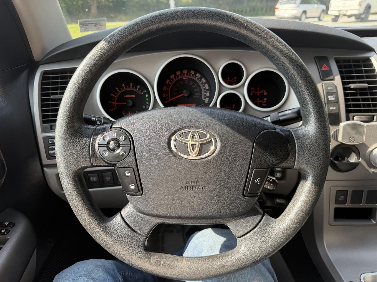 Toyota Tundra 2WD Truck Dbl 4.6L V8 6-Spd AT (Natl) 2010
