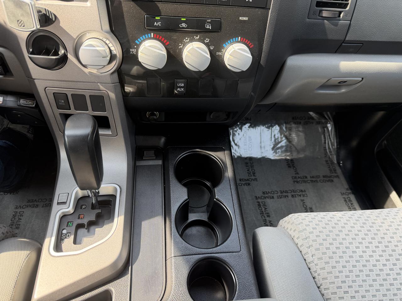 Toyota Tundra 2WD Truck Dbl 4.6L V8 6-Spd AT (Natl) 2010