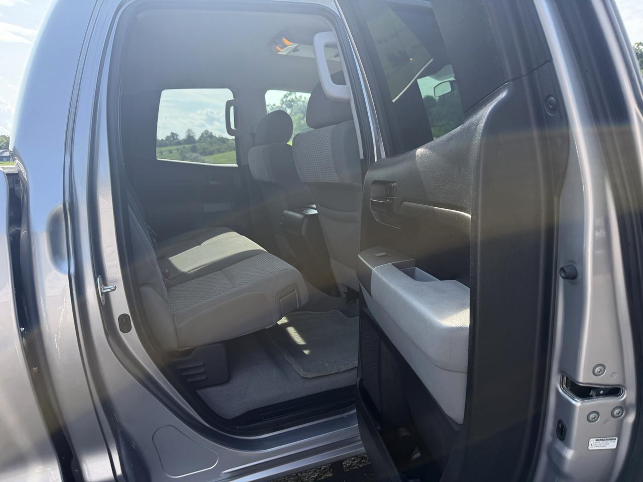 Toyota Tundra 2WD Truck Dbl 4.6L V8 6-Spd AT (Natl) 2010