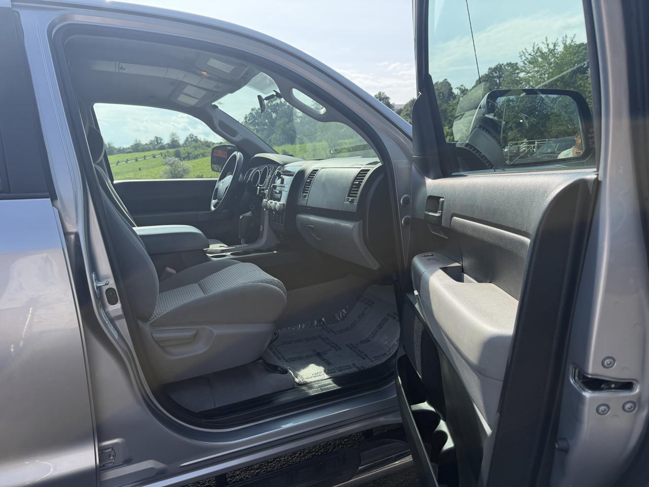 Toyota Tundra 2WD Truck Dbl 4.6L V8 6-Spd AT (Natl) 2010