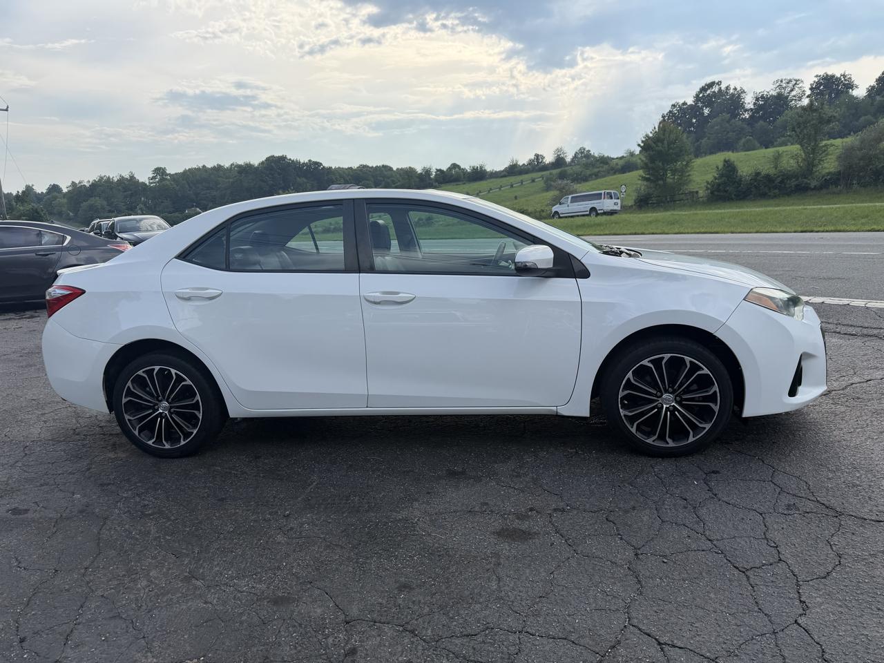 Toyota Corolla S Plus 6MT 2014