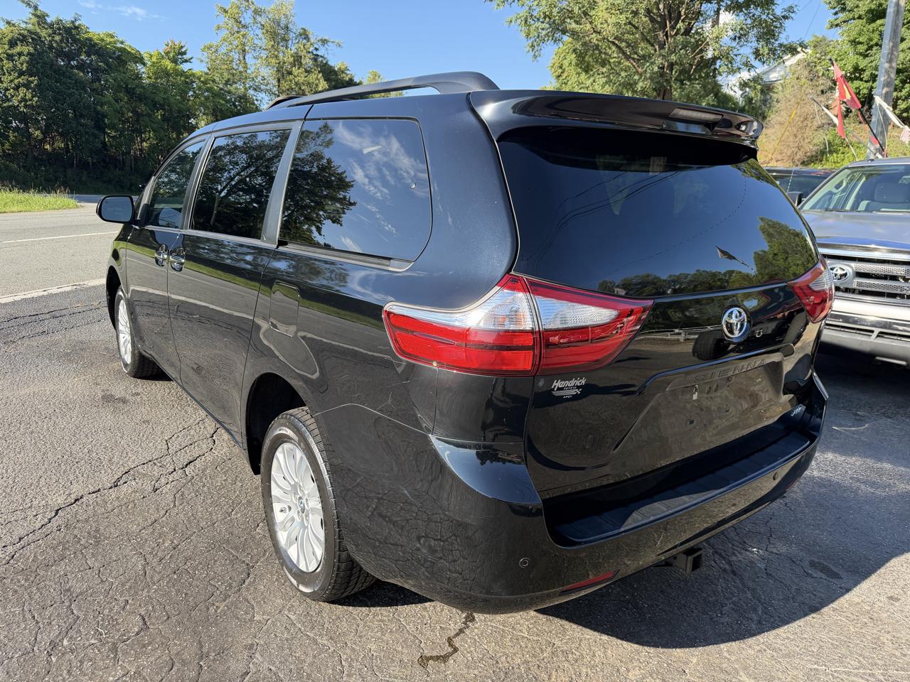 Toyota Sienna XLE Limited 2017