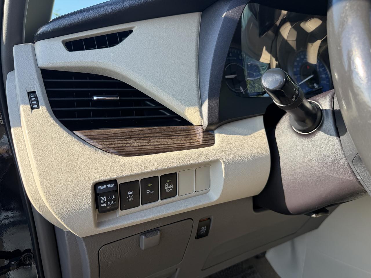 Toyota Sienna XLE Limited 2017