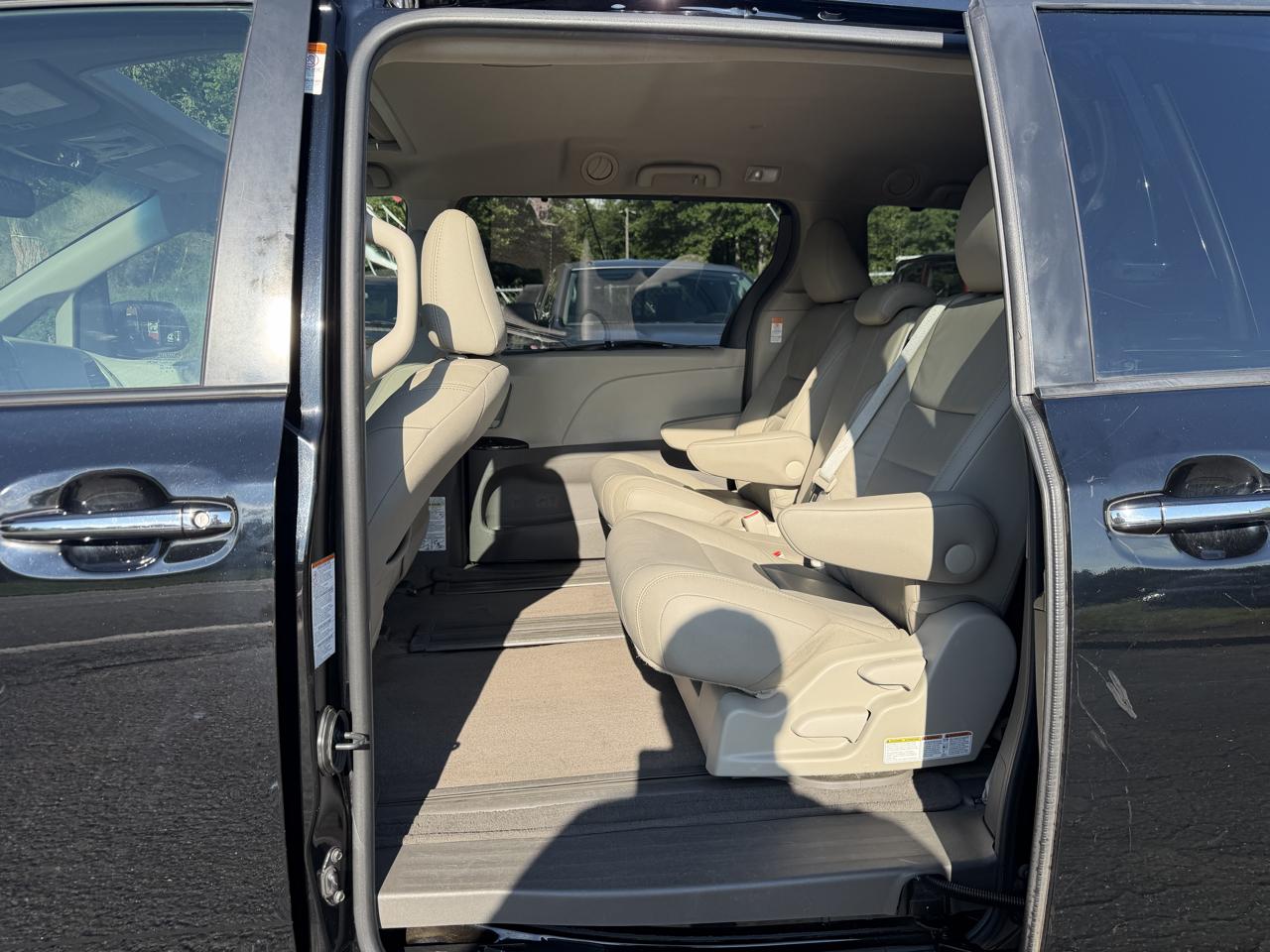 Toyota Sienna XLE Limited 2017