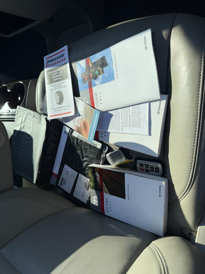 Toyota Sienna XLE Limited 2017