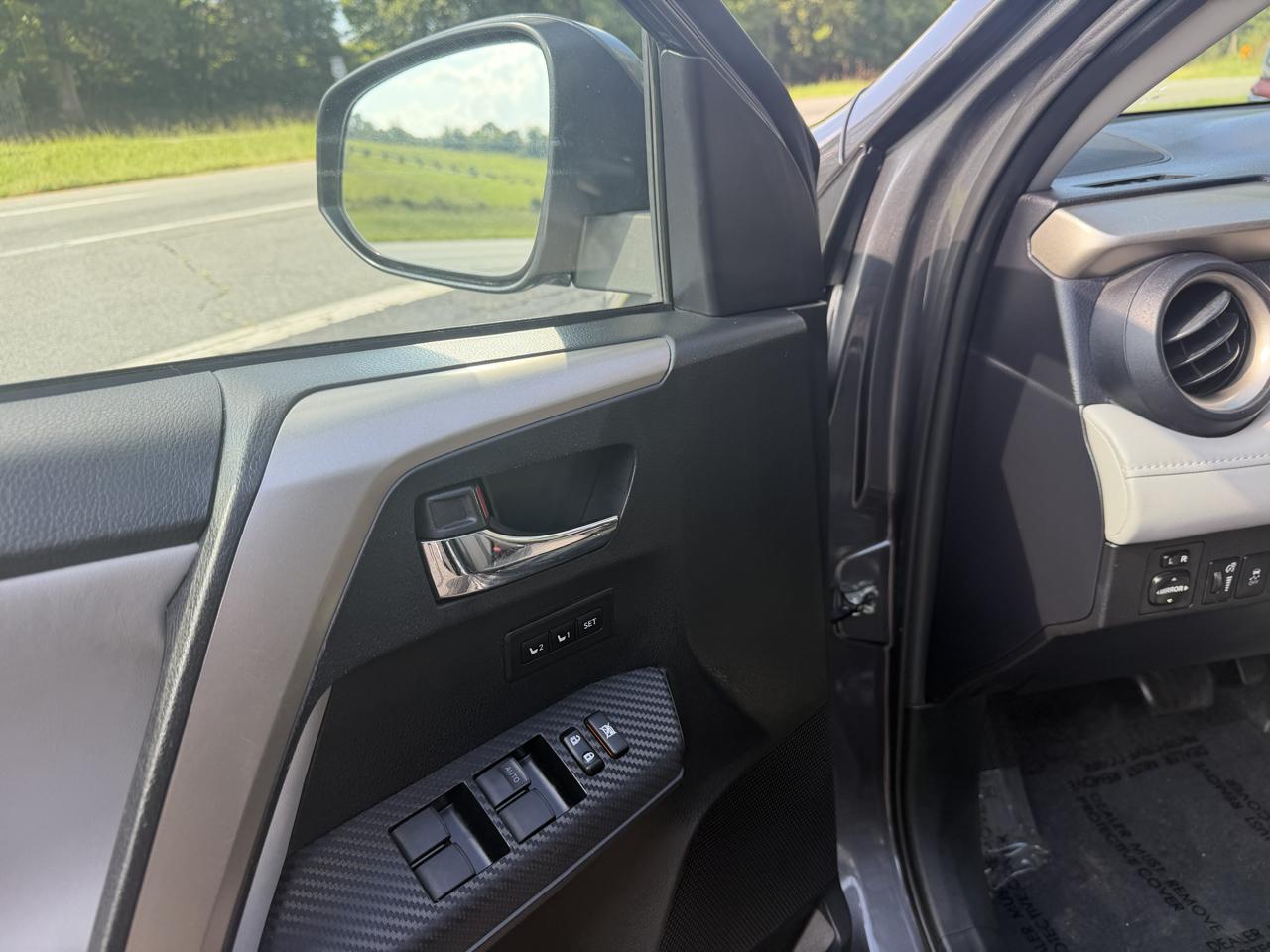 Toyota RAV4 Limited AWD 2014