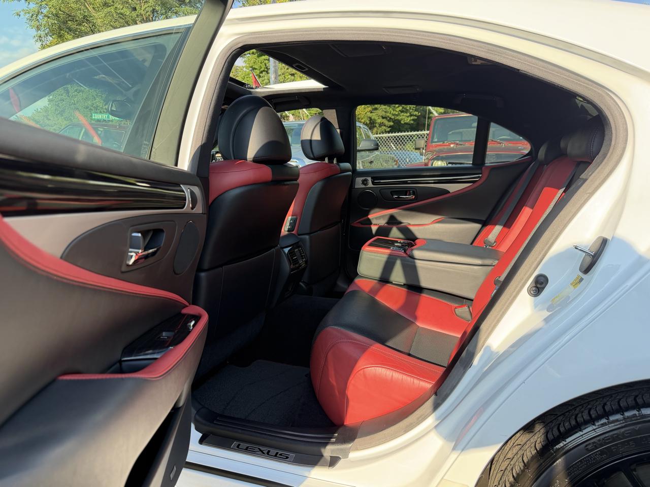 Lexus LS 460 Crafted Line 4D Sedan 2015