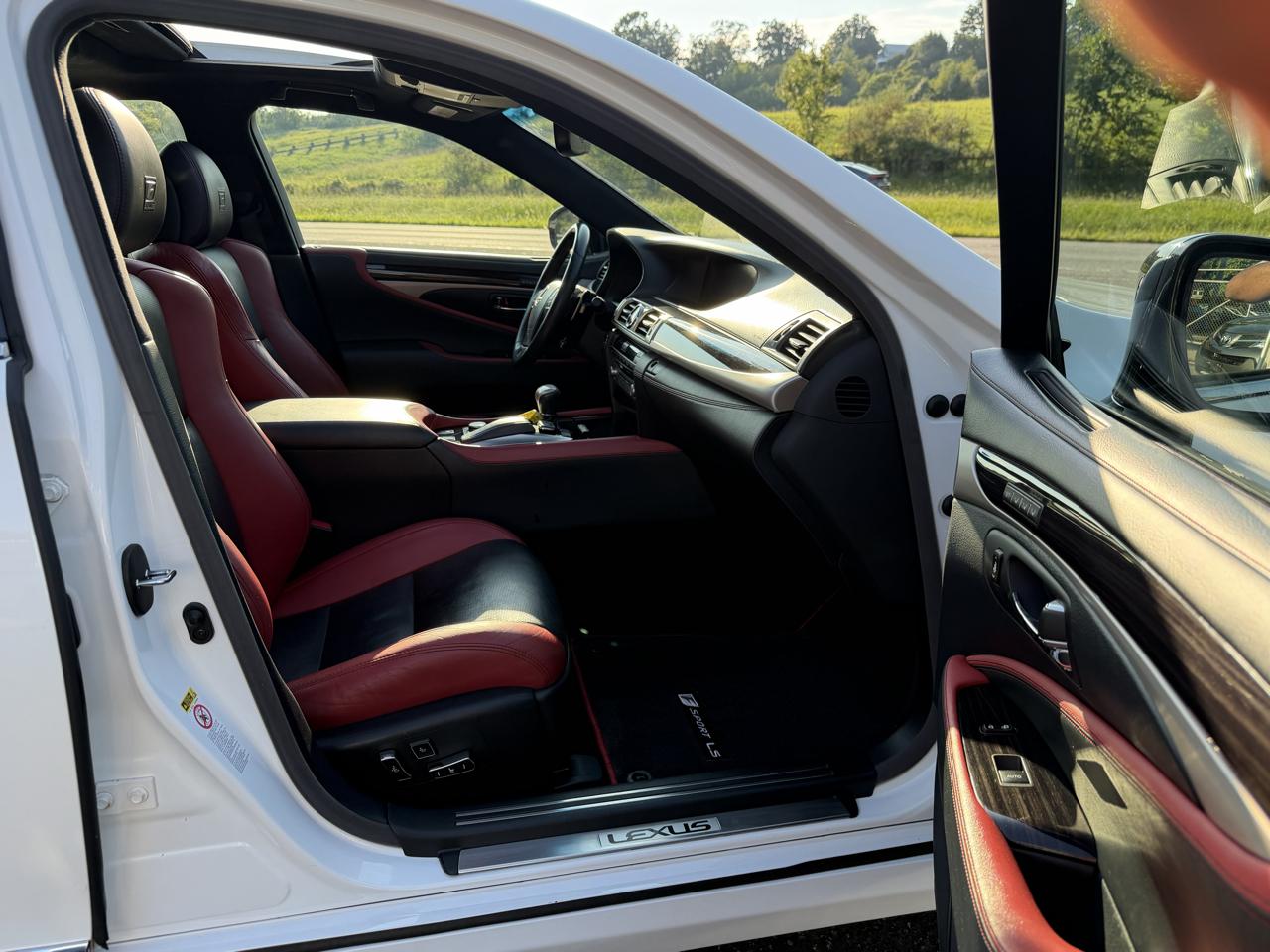 Lexus LS 460 Crafted Line 4D Sedan 2015